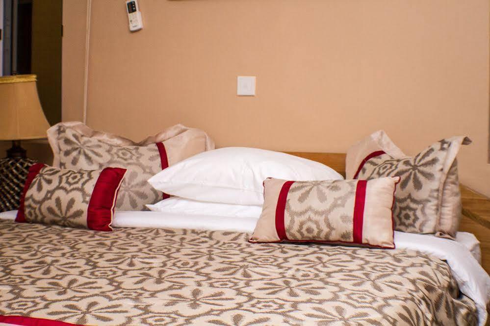 Alma House Hotel Accra Exterior foto