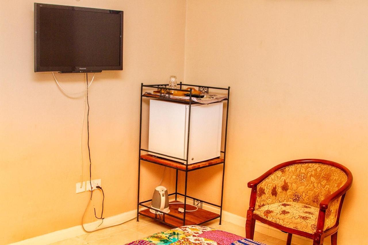 Alma House Hotel Accra Exterior foto